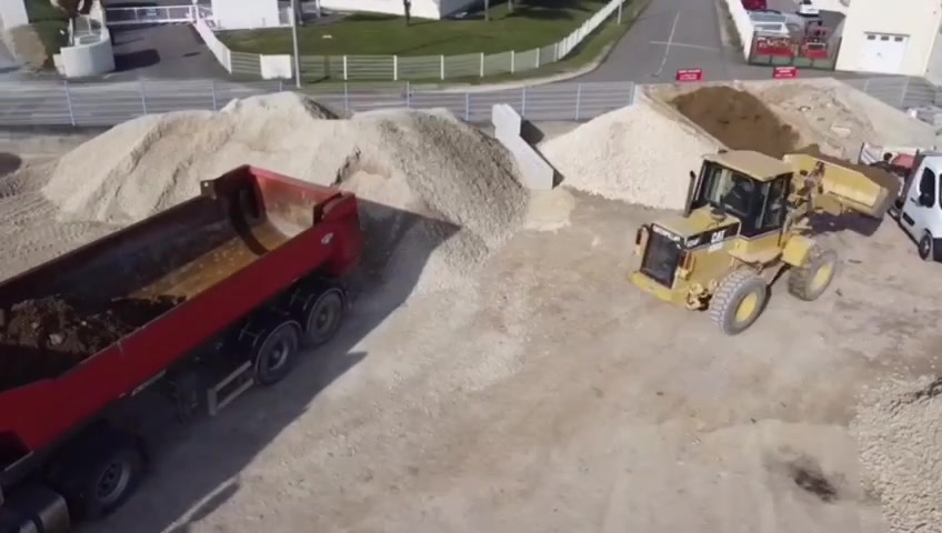 Chargement des matériaux au dépôt de Vesoul Granulats